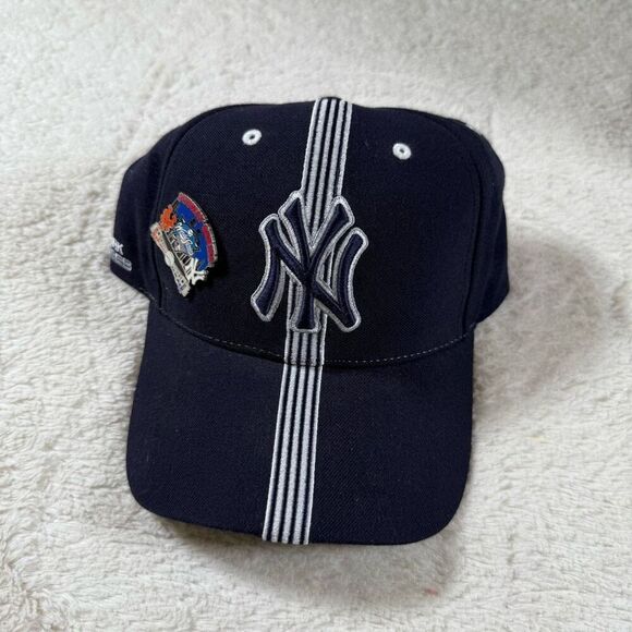 New York Yankees MLB Twins Enterprise Adjustable Hat & Pin - Picture 1 of 5